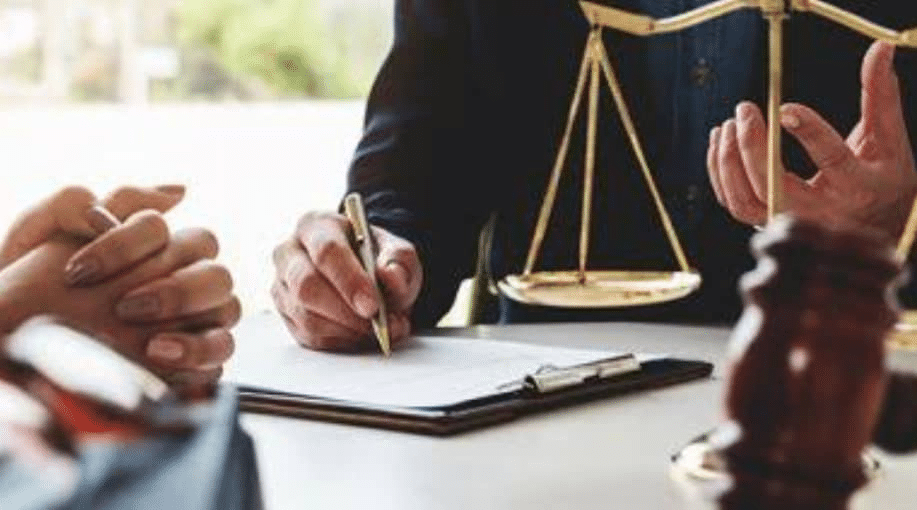 how do lawyers negotiate settlements